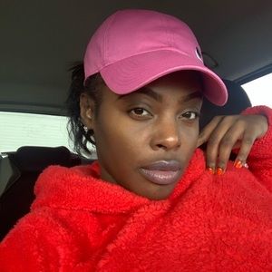 Meet your Posher, Onica